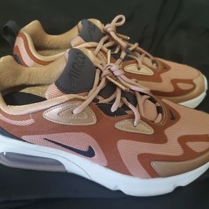 Women's Nike Air 200